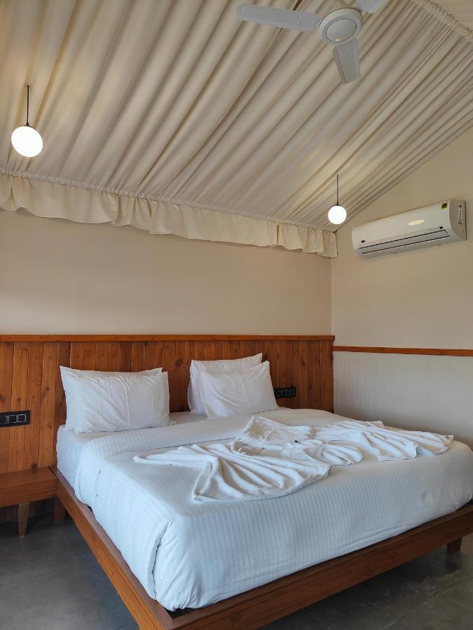 Nirvana Resort And Restaurant Garudeshwar Eksteriør billede