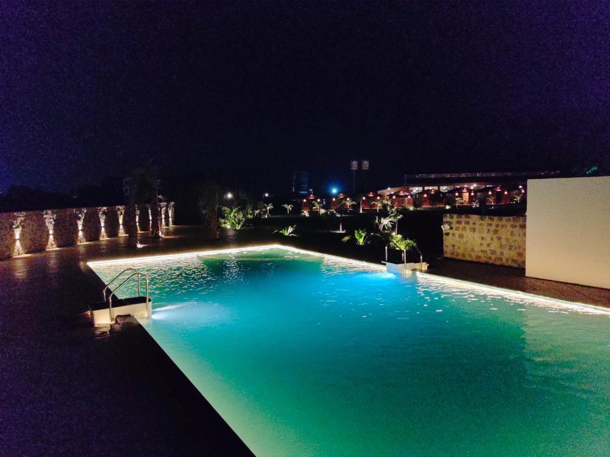 Nirvana Resort And Restaurant Garudeshwar Eksteriør billede